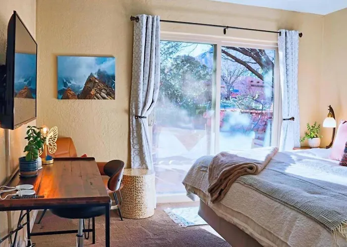 Stargazing Retreat Glowing Red Rock Views Sedona