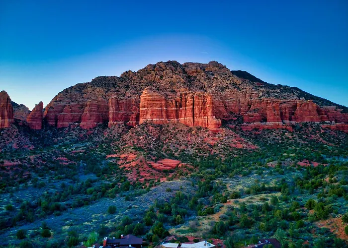 Stargazing Retreat Glowing Red Rock Views Holiday home
